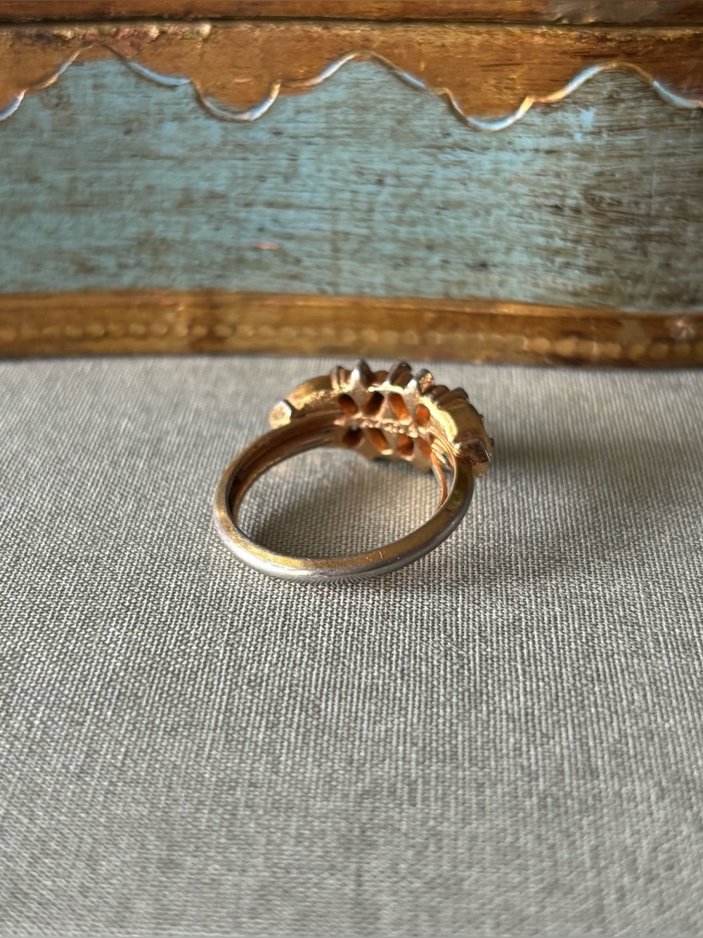 Vintage 1970s Avon Royal Occasion Topaz Gold Tone Adjustable Ring / Size 8 - 9 - Picture 6 of 11